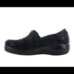 Algeria Women’s Shoes Keli Paisley Black Gently Worn
